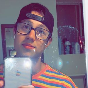 Meet your Posher, Avery